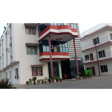Hotel Sangam, فاراناسي المظهر الخارجي الصورة