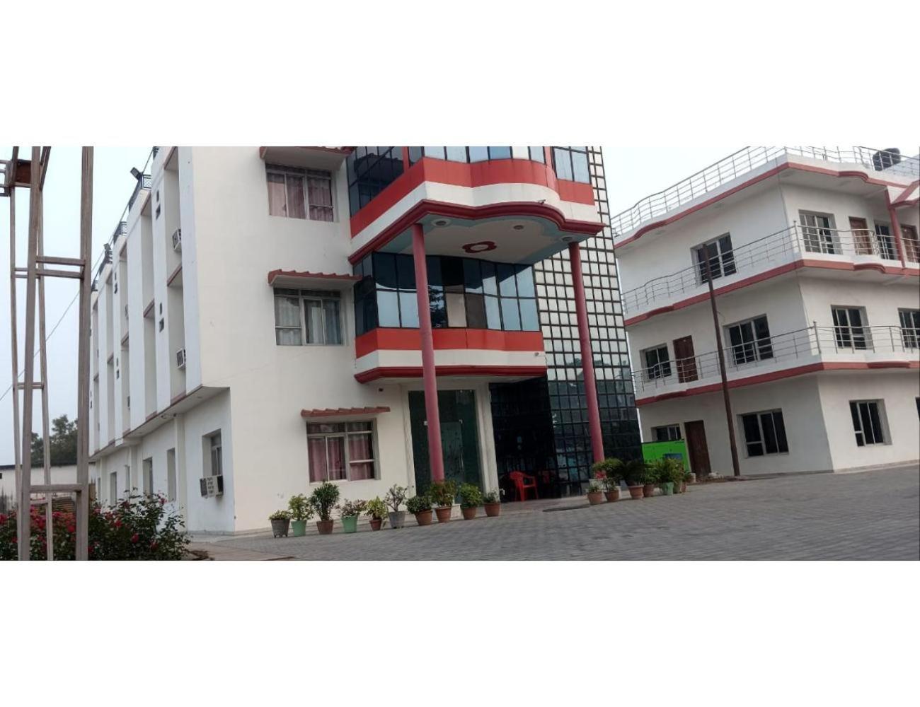 Hotel Sangam, فاراناسي المظهر الخارجي الصورة